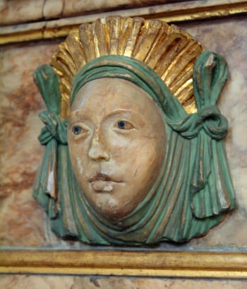 tomb detail