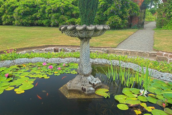 Photo of Berrington Hall, Herefordshire. Part of the UK Travel and Heritage Image Library from Britain Express, Herefordshire Collection
