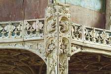 Trunch, font canopycarving