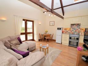 Cottage: HCMILLP, Holsworthy