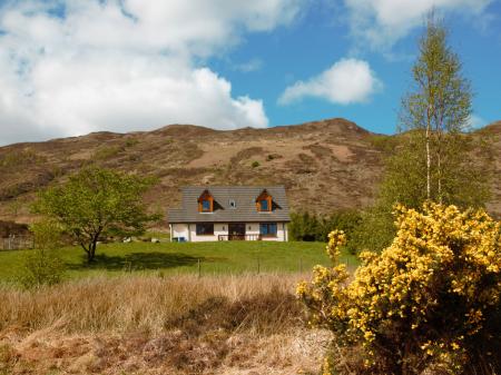 Rocky Mountain View Cottage, Dornie, Highlands and Islands