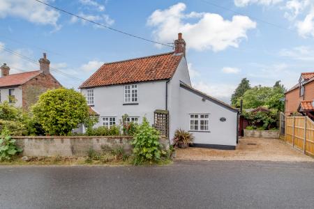 Hollyhedge Cottage, Briston, Norfolk