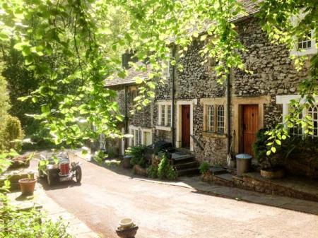 73 Ravensdale Cottages, Cressbrook, Derbyshire