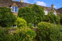 Lovely period cottages at Ampney St Mary
