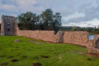 Baconsthorpe Castle, Curtain wall