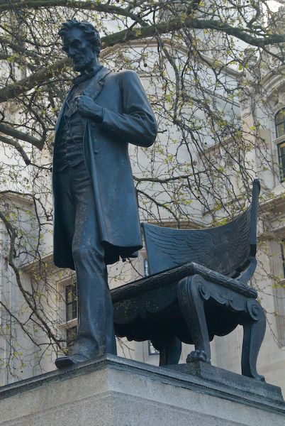 Statues In London. Travel information for London