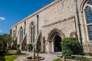 The garden and Castle great hall