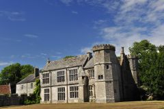 Wolfeton House