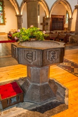 The 15th century marble font