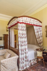 Four-poster bed in a first floor bedroom