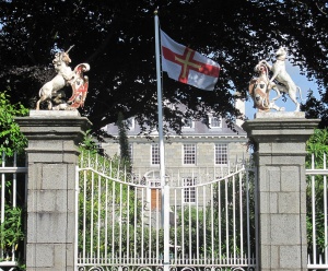 The heraldic gates to Sausmarez Manor