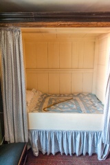 The box bed where Carlyle was born