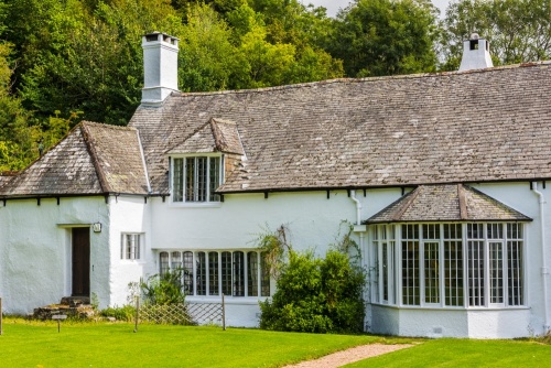 The rear facade of the manor house
