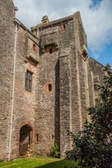 The rear facade of the castle