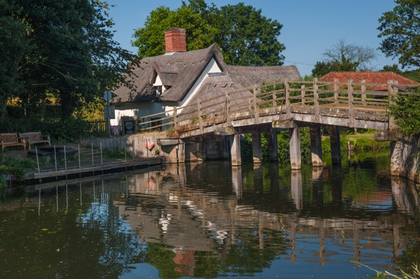 Flatford Bridge Cottage and the River Stour