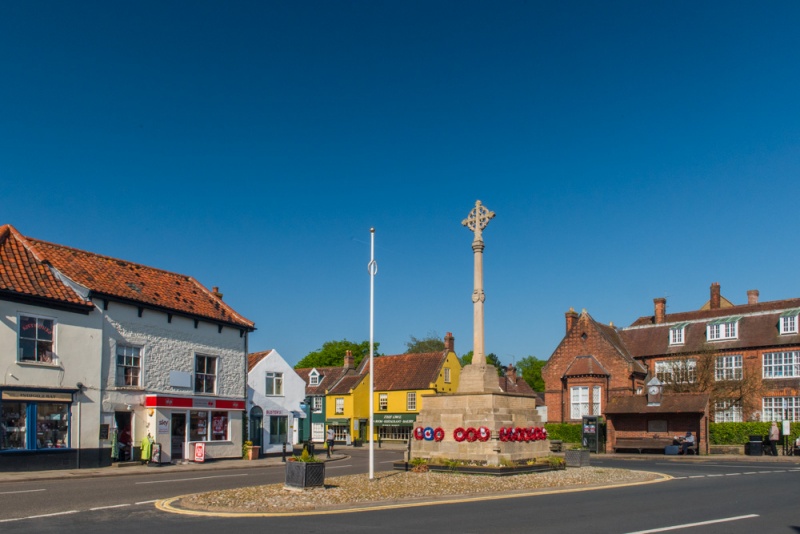 Market Place and the war memorial in Holt
