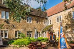 The 18th-century Red Lion on High Street