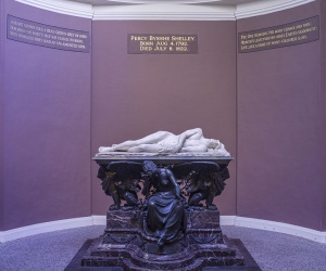 Percy Shelley memorial (c) Godot13