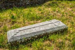 1847 monument in the churchyard