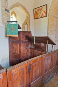 18th century box pews and pulpit