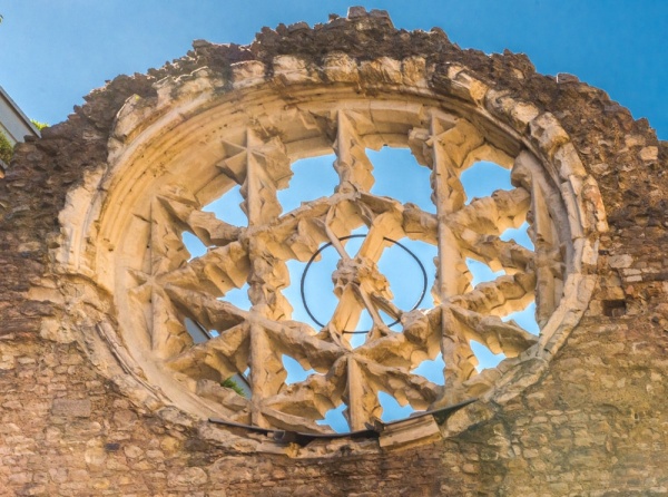 Winchester Palace rose window
