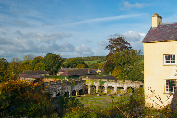 Aberglasney house and gardens