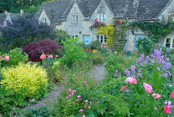 A Bibury cottage garden - just your ordinary Cotswold scene!