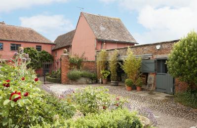 Elinor Fettiplace, Newent, Gloucestershire