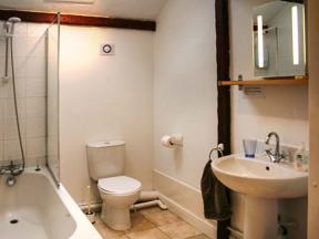 wiltshire self catering cottage, old cart shed, wootton