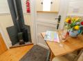 Image of Shepherds Hut - The Hurdle, Rosemarket - Photo #6