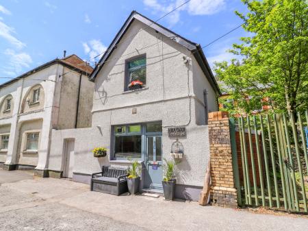 River Cottage, Cymmer