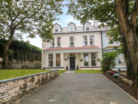 Lyngaran House, Holyhead, Gwynedd