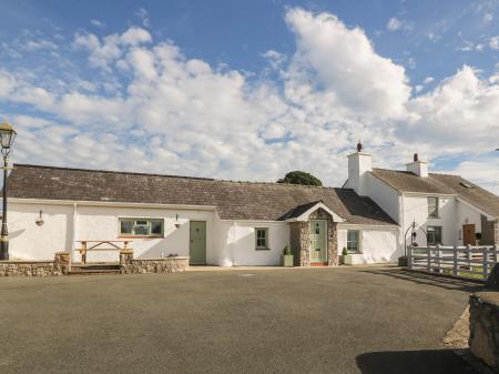 Buarthau Cottage, Llanrug, Gwynedd