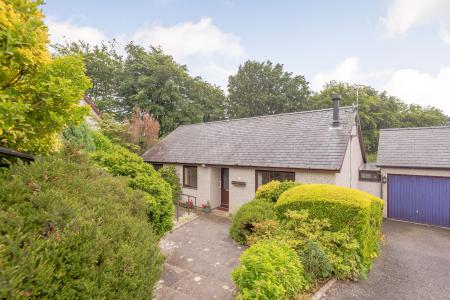 8 Glan Ysgethin, Barmouth, Gwynedd