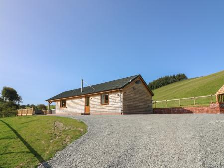 Ploony Hill Cabin, Knighton, Powys