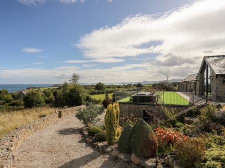 Gwelfor Barn, Llangoed, Gwynedd