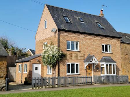 Honeysuckle Cottage, Middle Tysoe, Warwickshire