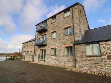 Flat 2, Pembroke