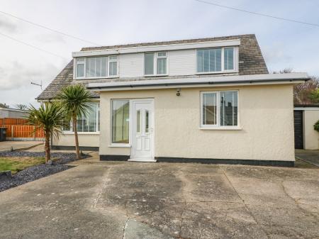 Bryn Derw Bach, Moelfre, Gwynedd