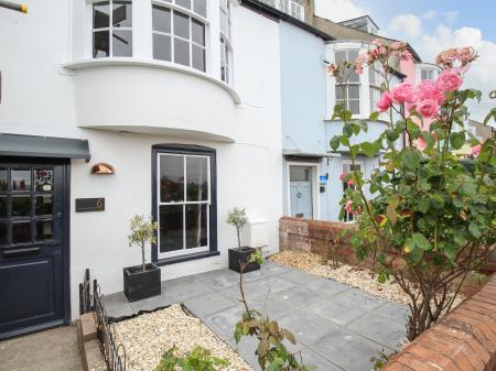 6 The Terrace, Brewers Quay Harbour, Dorset