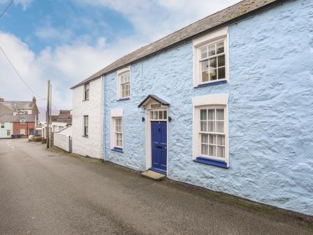 Bwthyn Dwyfor, Beaumaris, Gwynedd