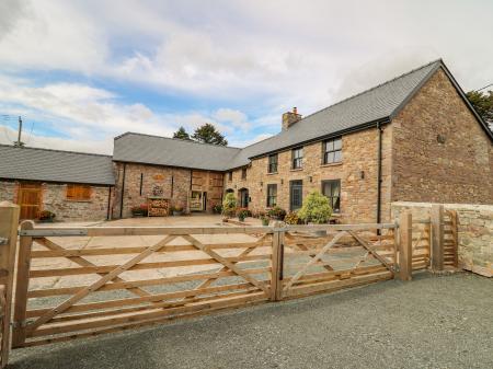 Pen Bont Home Farm, Builth Wells, Powys