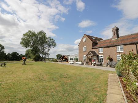 Far Coley Farm and Kilnhurst Log Cabin, Great Haywood, Staffordshire