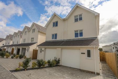 9 Lon Y Dryw, Trearddur Bay, Gwynedd