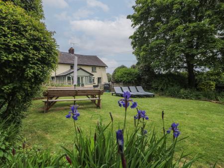 2 Pigsfoot Cottages, Halberton