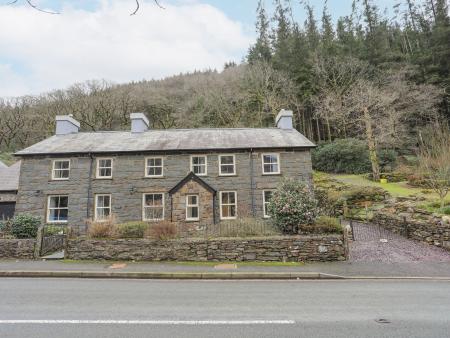 Glyn Awel, Beddgelert