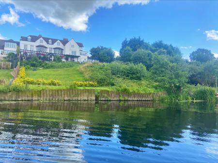 Riverside Manor, Evesham