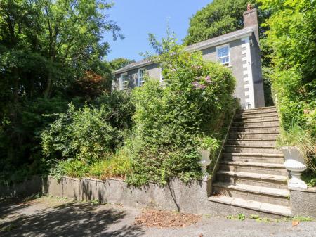 Ty Caredig, Pontardawe