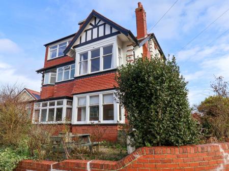 11 Peasholm Avenue, Scarborough
