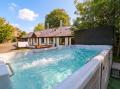 The Warm Hearth: 15 Acre Countryside Estate, Hereford